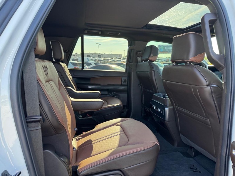 Ford Expedition Max Vehicle Image 16