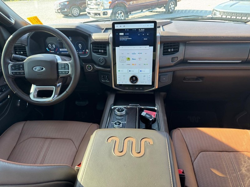 Ford Expedition Max Vehicle Image 18