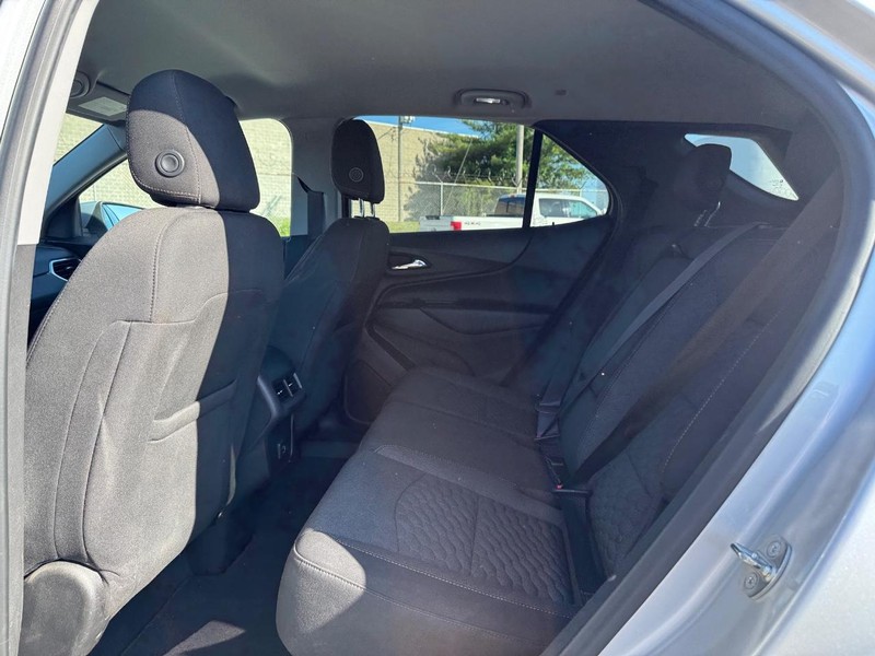Chevrolet Equinox Vehicle Image 12