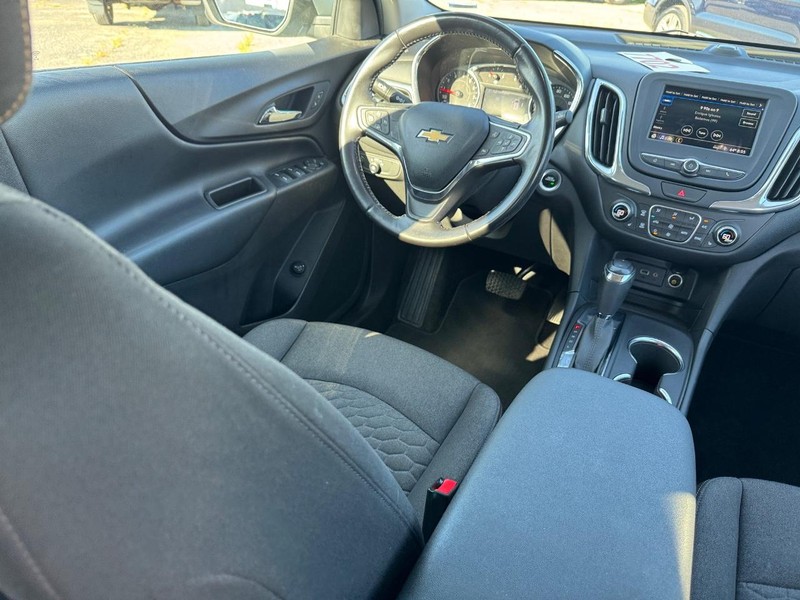 Chevrolet Equinox Vehicle Image 14