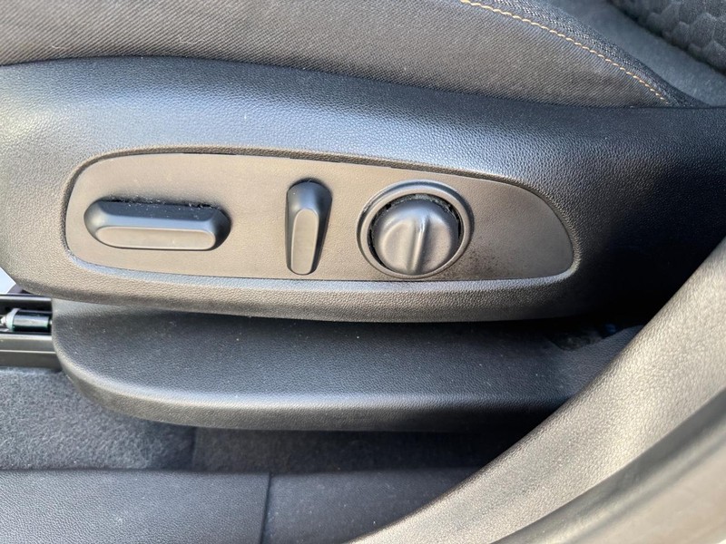 Chevrolet Equinox Vehicle Image 17