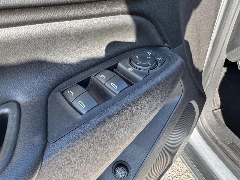 Chevrolet Equinox Vehicle Image 18