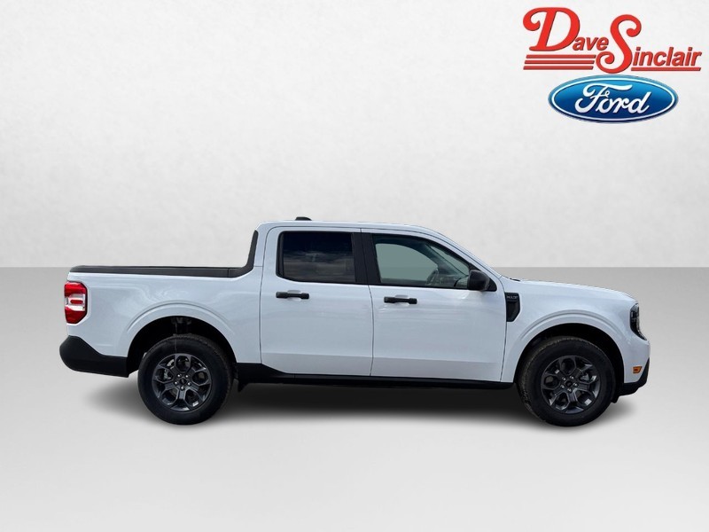 Ford Maverick Vehicle Image 05