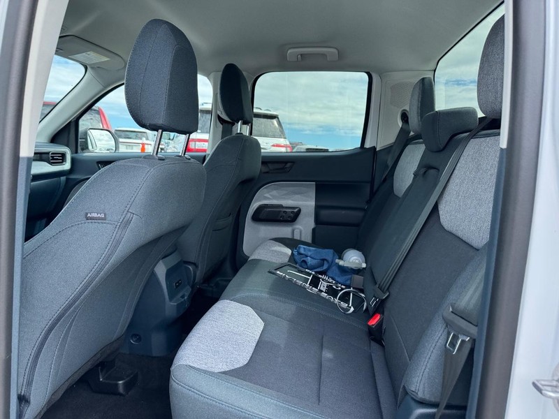 Ford Maverick Vehicle Image 12