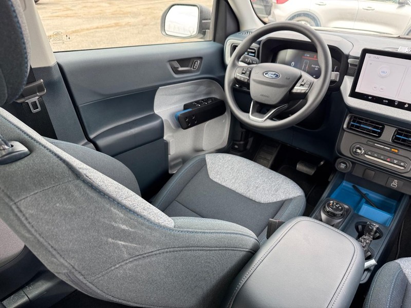 Ford Maverick Vehicle Image 14