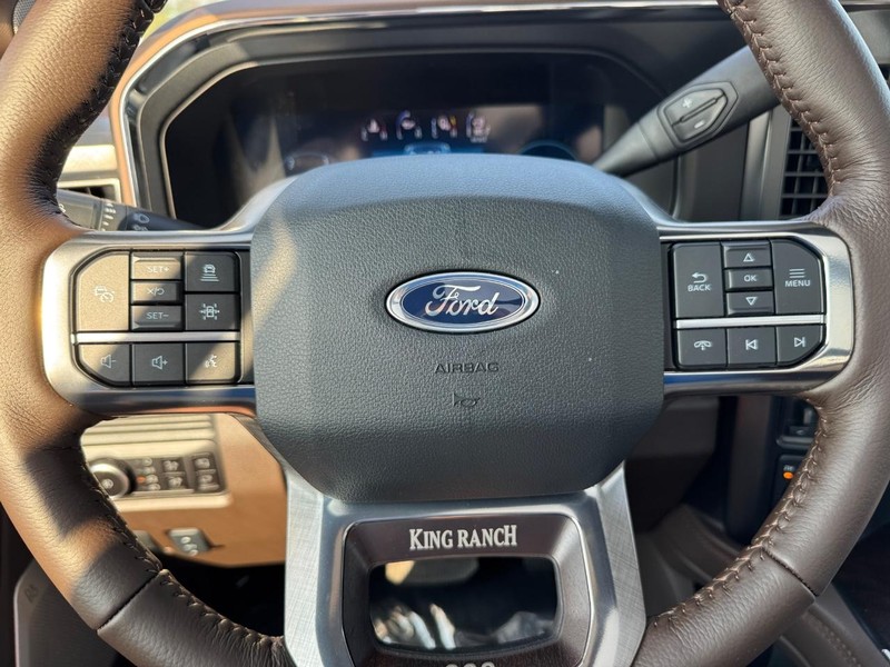 Ford Super Duty F-250 SRW Vehicle Image 21