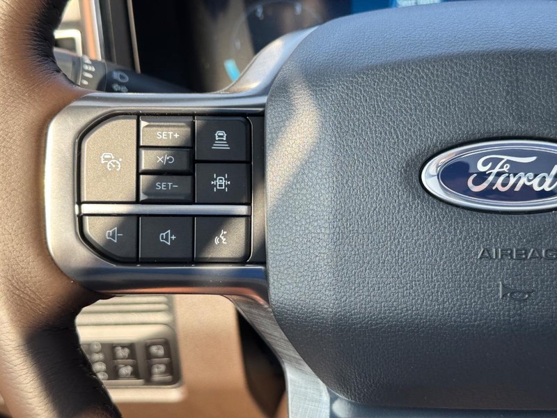 Ford Super Duty F-250 SRW Vehicle Image 22