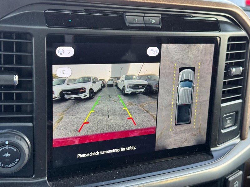 Ford F-150 Vehicle Full-screen Gallery Image 26