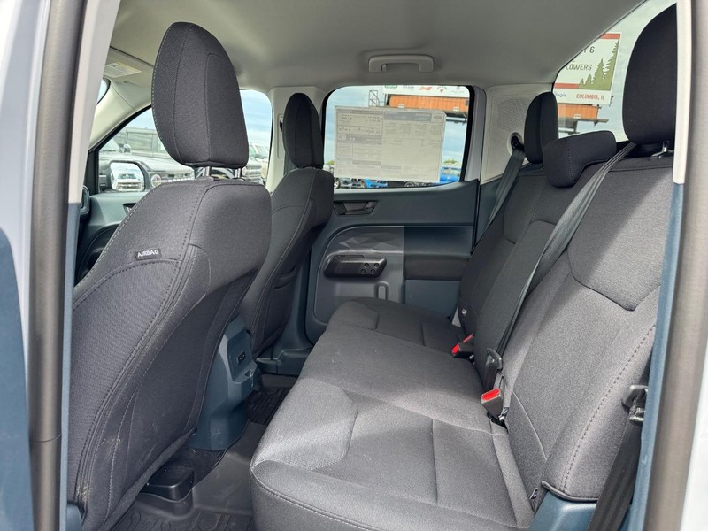 Ford Maverick Vehicle Image 12