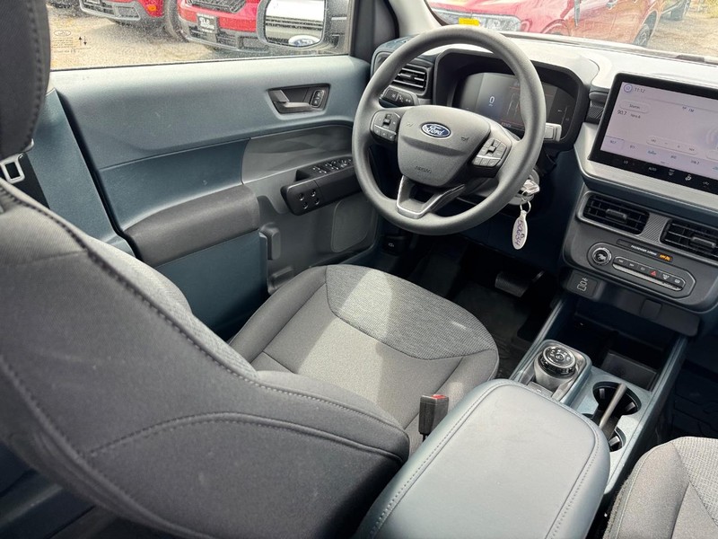 Ford Maverick Vehicle Image 14