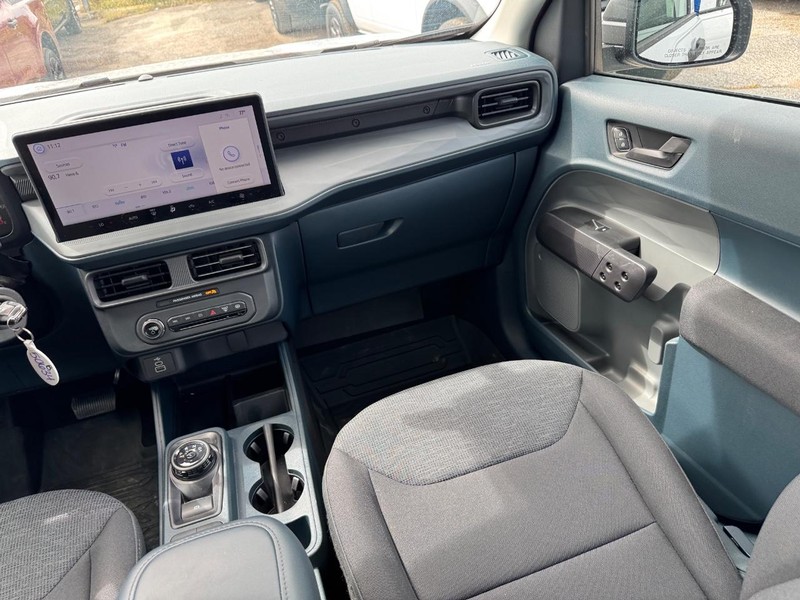 Ford Maverick Vehicle Image 16