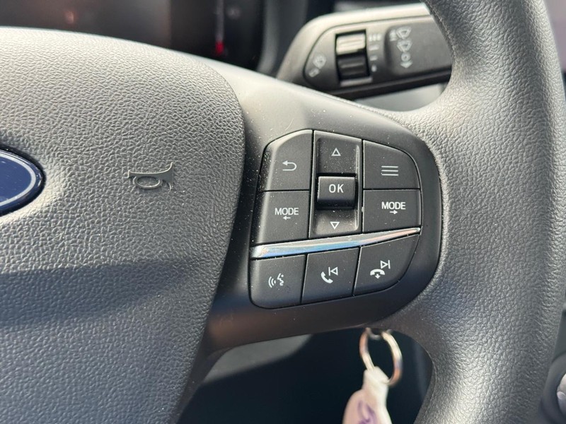 Ford Maverick Vehicle Image 21