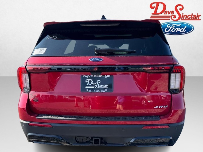 Ford Explorer Vehicle Full-screen Gallery Image 08