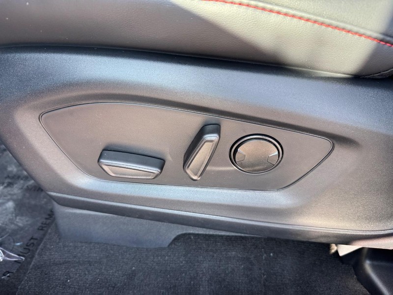 Ford Explorer Vehicle Full-screen Gallery Image 22