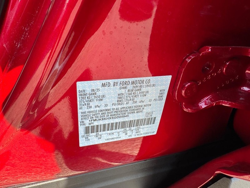 Ford Explorer Vehicle Full-screen Gallery Image 29