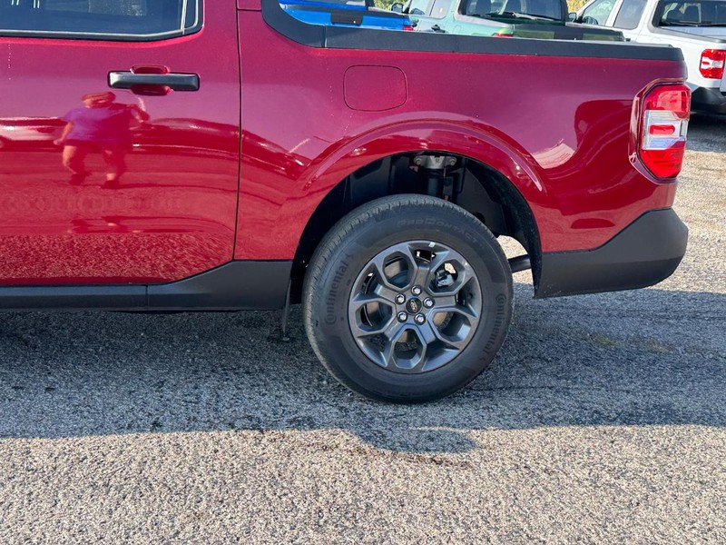 Ford Maverick Vehicle Image 11