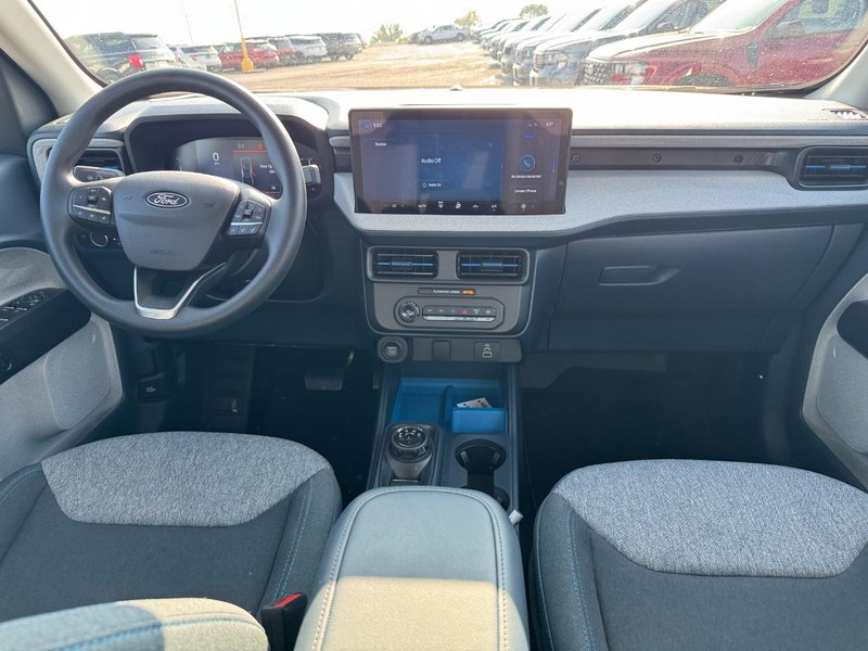 Ford Maverick Vehicle Image 13