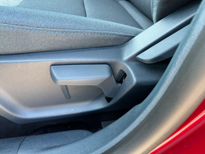 Ford Maverick Vehicle Image 17
