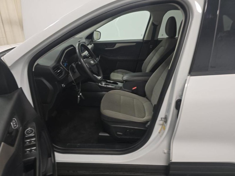 Ford Escape Vehicle Image 04