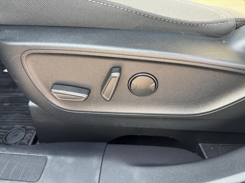 Ford Escape Vehicle Image 17
