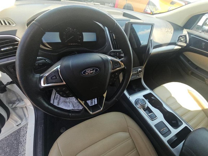 Ford Edge Vehicle Image 05