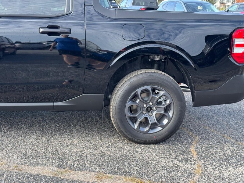 Ford Maverick Vehicle Image 11
