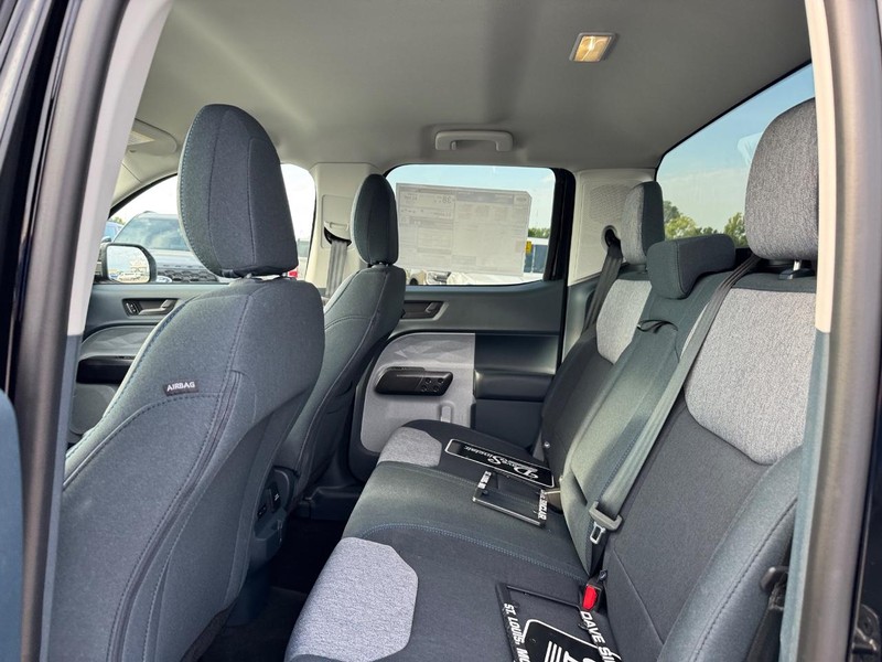 Ford Maverick Vehicle Image 12
