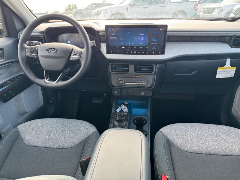 Ford Maverick Vehicle Image 14