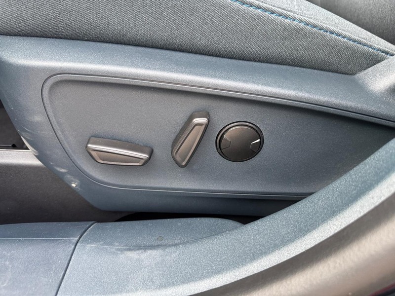 Ford Maverick Vehicle Image 18