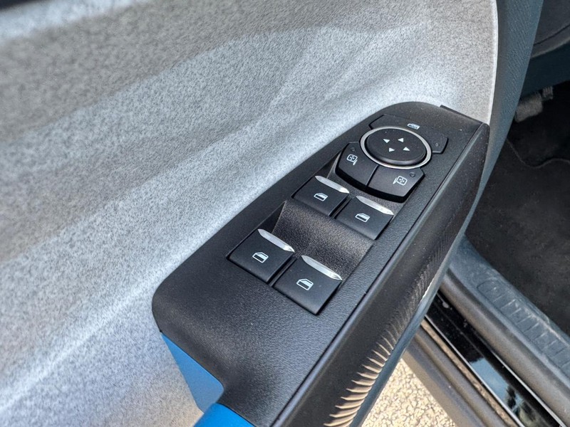Ford Maverick Vehicle Image 19
