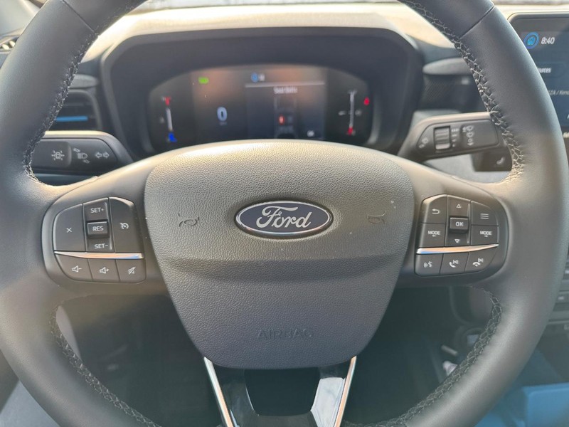 Ford Maverick Vehicle Image 20