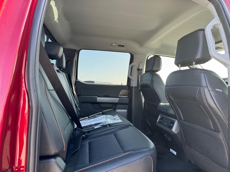 Ford Super Duty F-350 SRW Vehicle Image 13