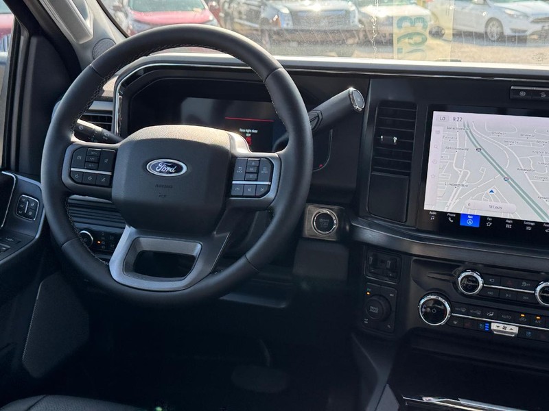 Ford Super Duty F-350 SRW Vehicle Image 15