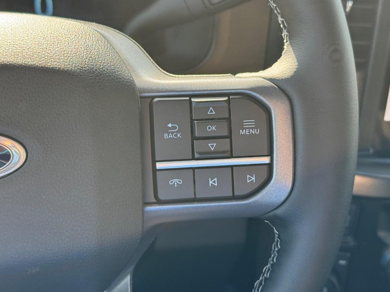 Ford Super Duty F-350 SRW Vehicle Image 23