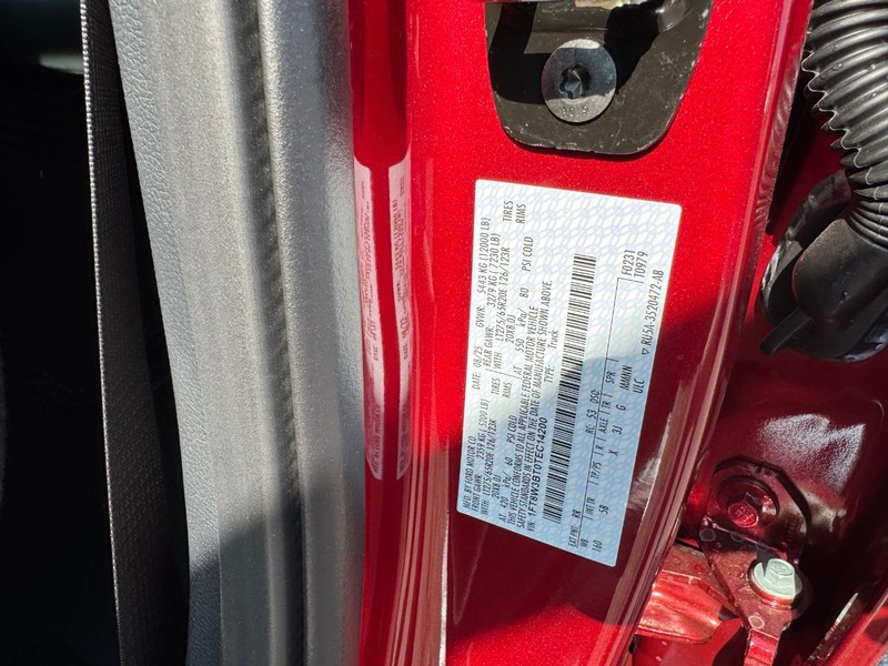 Ford Super Duty F-350 SRW Vehicle Image 27