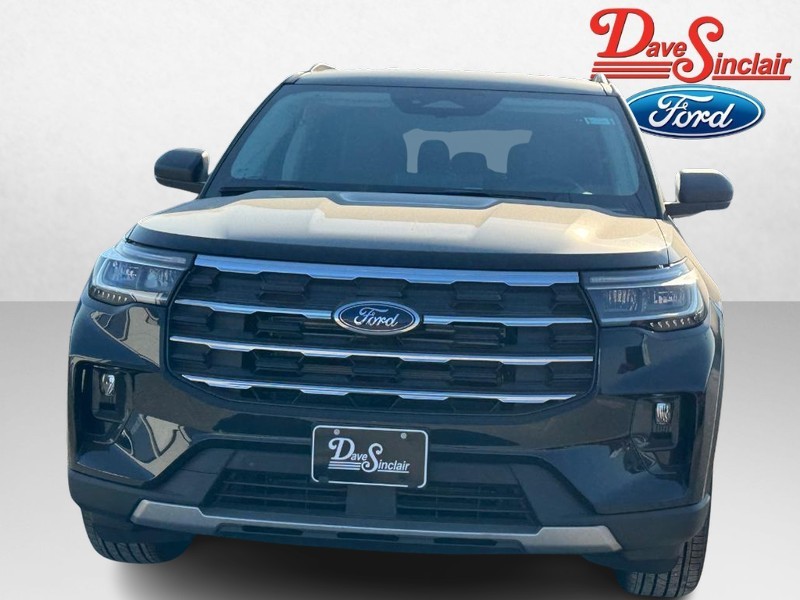 Ford Explorer Vehicle Full-screen Gallery Image 02