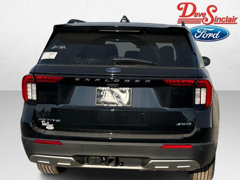 Ford Explorer Vehicle Full-screen Gallery Image 08