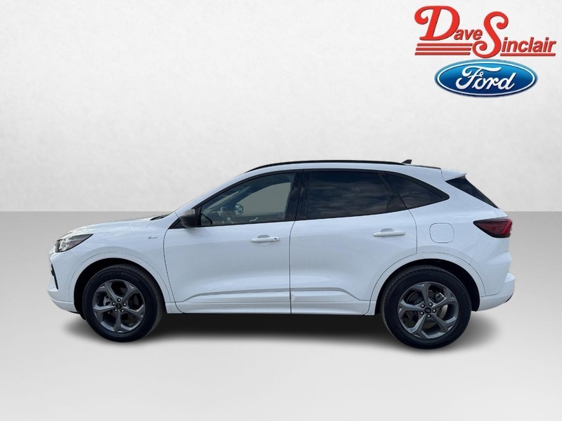 Ford Escape Vehicle Full-screen Gallery Image 10