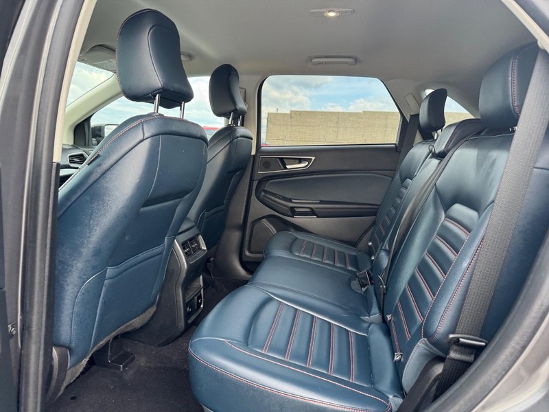 Ford Edge Vehicle Image 12