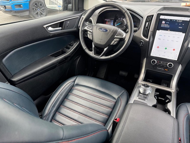 Ford Edge Vehicle Image 14