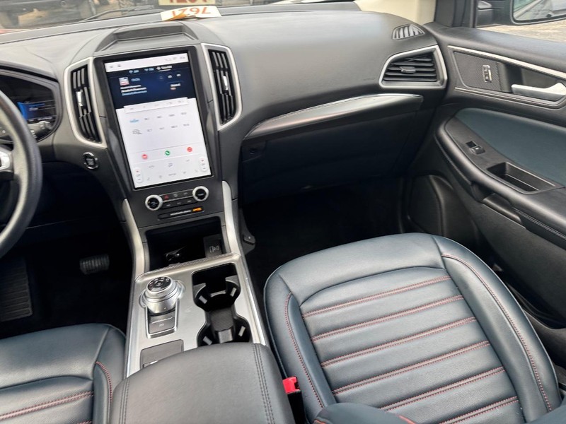 Ford Edge Vehicle Image 16