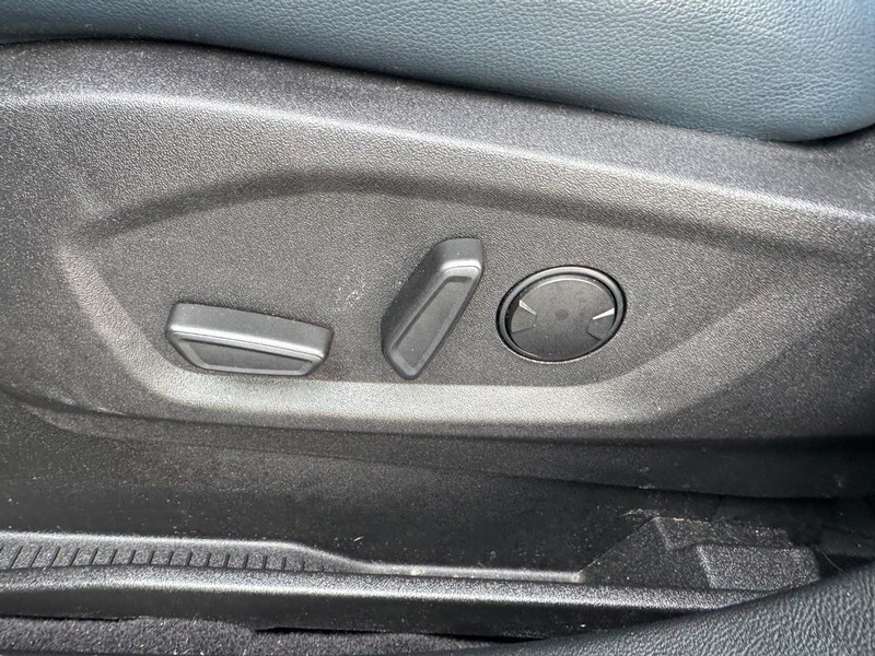 Ford Edge Vehicle Image 17