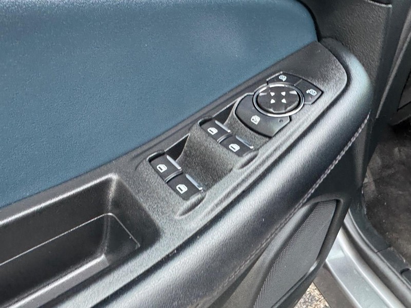 Ford Edge Vehicle Image 18