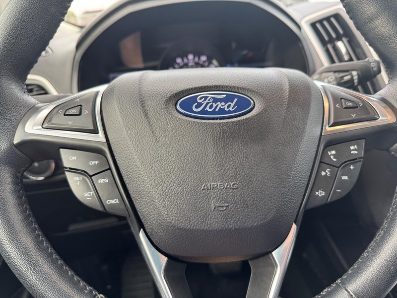 Ford Edge Vehicle Image 19