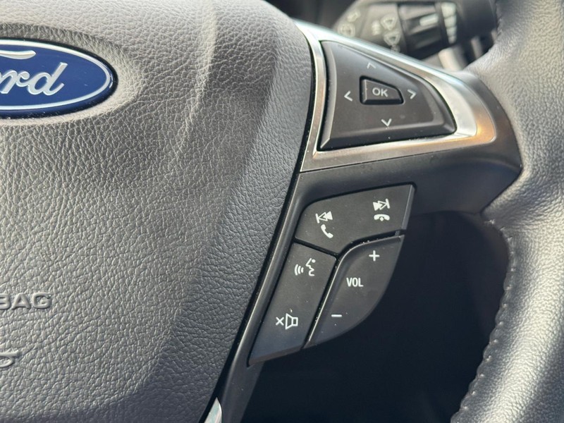 Ford Edge Vehicle Image 21
