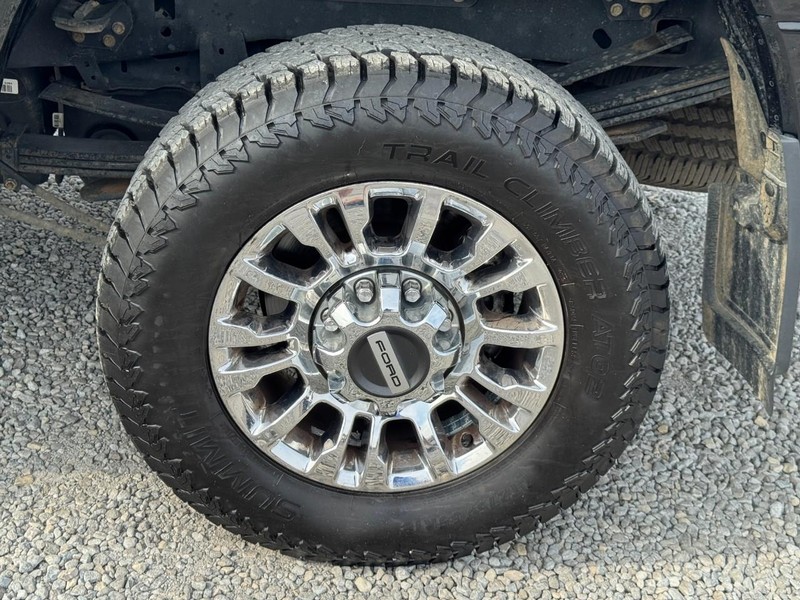 Ford Super Duty F-250 SRW Vehicle Image 11