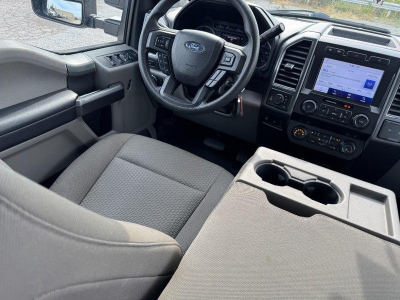 Ford Super Duty F-250 SRW Vehicle Image 14