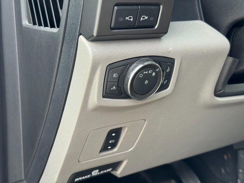 Ford Super Duty F-250 SRW Vehicle Image 18