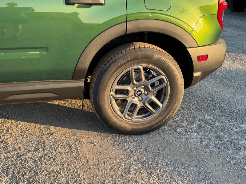 Ford Bronco Sport Vehicle Full-screen Gallery Image 11