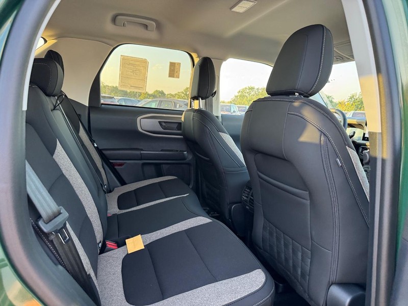 Ford Bronco Sport Vehicle Full-screen Gallery Image 13